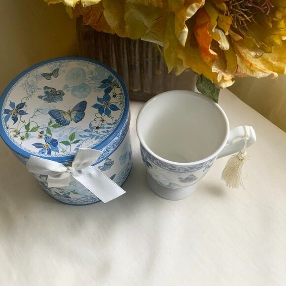 SUMMER RIVER Blue and White Butterfly Mug with Matching Gift Box - Picture 4 of 8